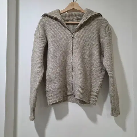 지퍼 니트 가디건 오트밀 컬러 프리사이즈 55추천