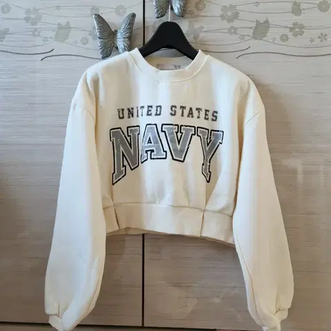 아이보리 United States Navy 크롭 기모 맨투맨 s사이즈