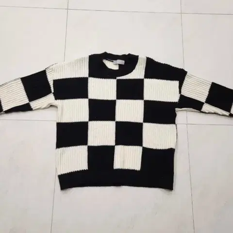 난닝구 체크 패턴 도톰 니트 블랙/화이트