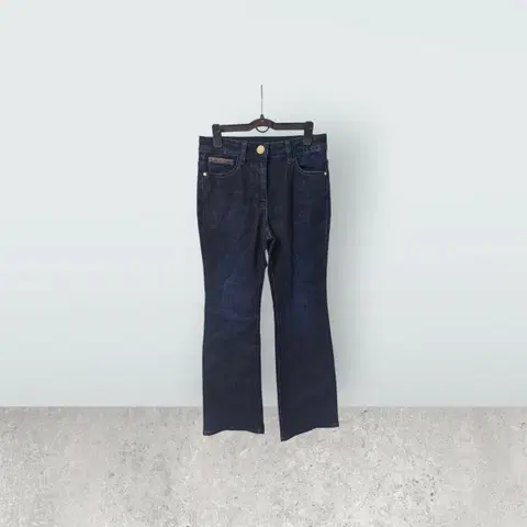 칼라거펠트 진청 데님 부츠컷 청바지