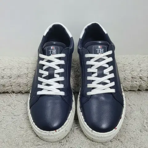 타미힐피거 가죽 스니커즈 250