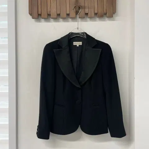 엠포리오 아르마니 새틴 숄카라 블랙 자켓