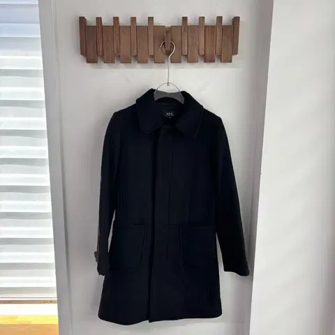 아페쎄 블랙 코트