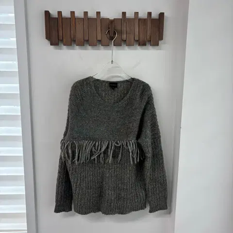 베르니스 프린지 니트