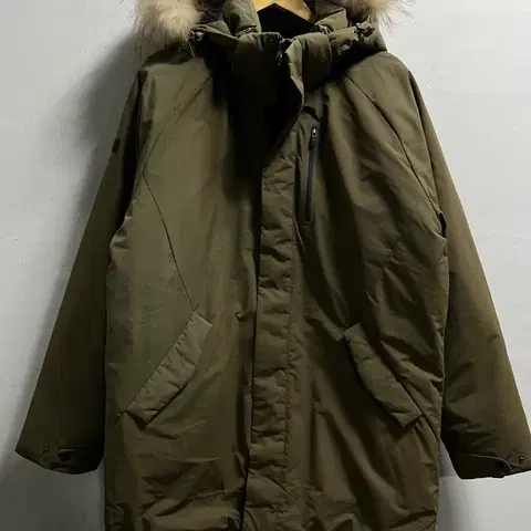 105 MOUNTIA 덕다운 오리털 라쿤 패딩파카 정품