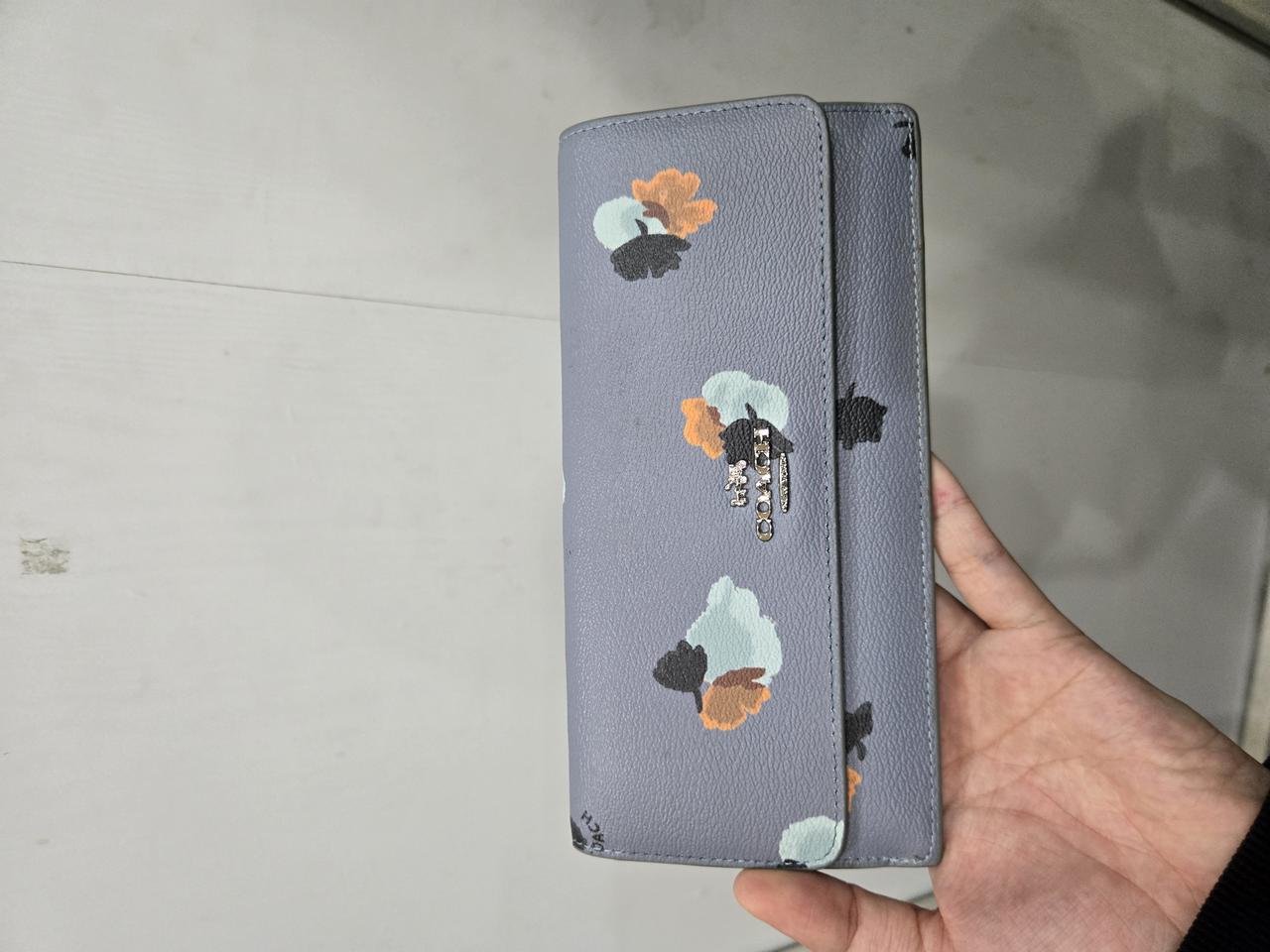 COACH 코치 장지갑! 플라워! 색상, 디자인 너무 이뻐요~~ 추천!
