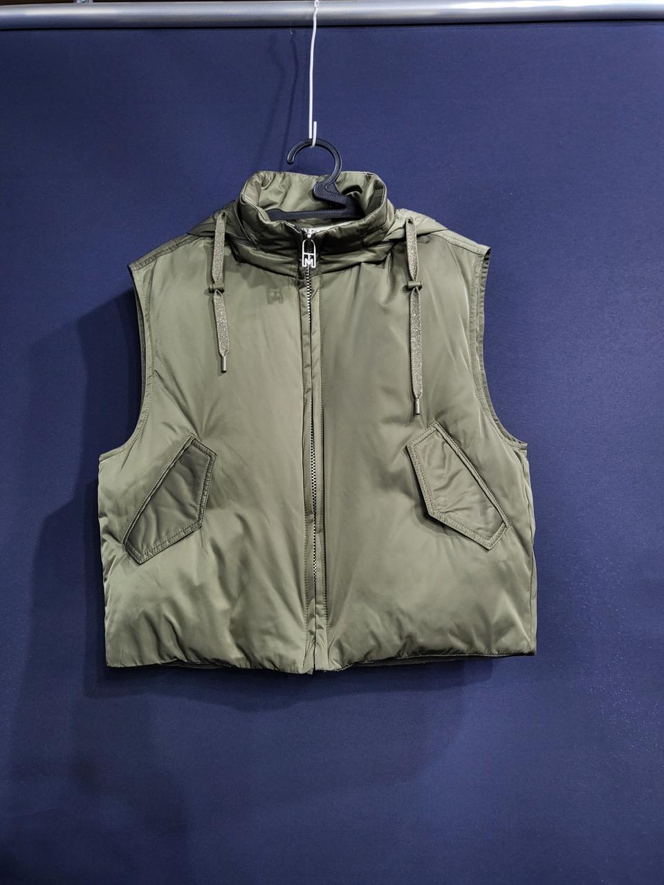 덕다운 후드패딩 베스트