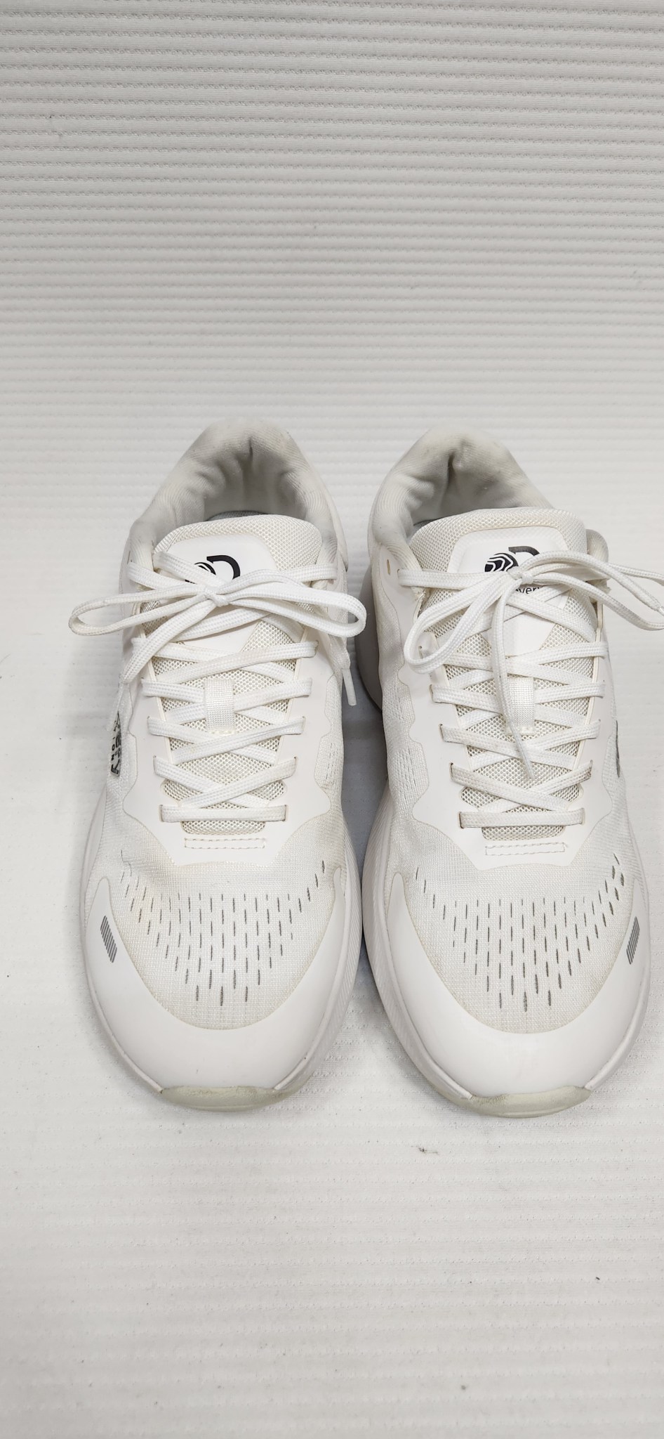 디스커버리 스니커즈 270사이즈