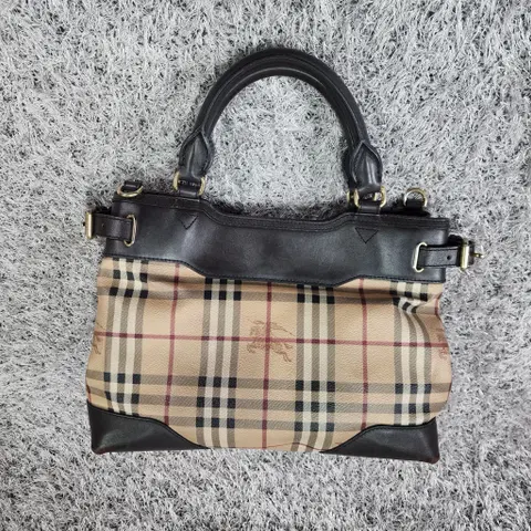 버버리 PVC 체크 토트백