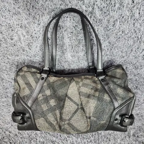 버버리 자카드 체크 숄더백