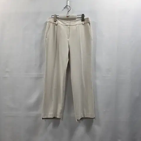 1134 THE IZZAT 더 아이잣 아이보리 슬림 일자 슬랙스 70