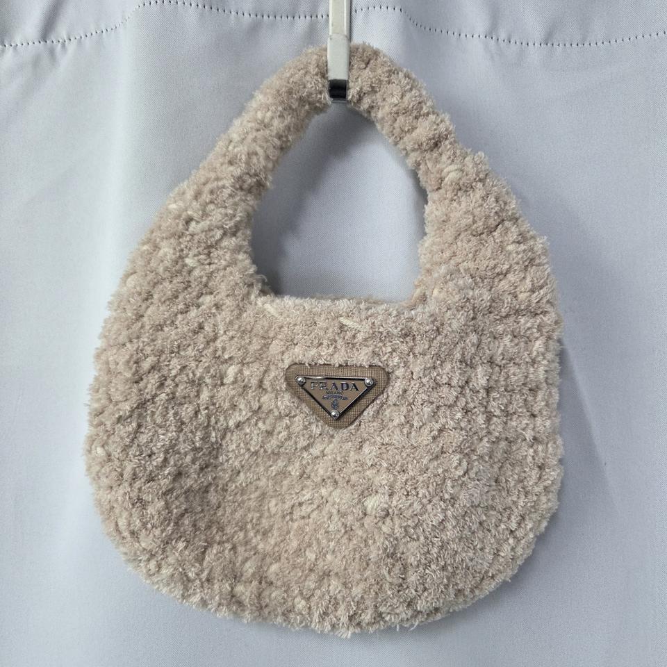 프라다 뜨개 손가방 / 스타일