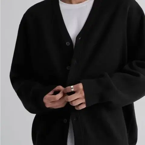 에잇세컨즈 블랙 가디건