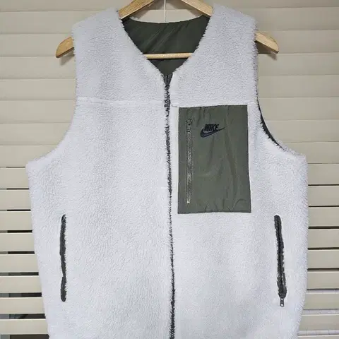 나이키 클럽 플리스 리버서블 베스트 패딩조끼 M