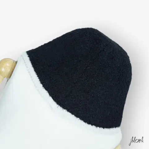 겨울 부클 배색모자
