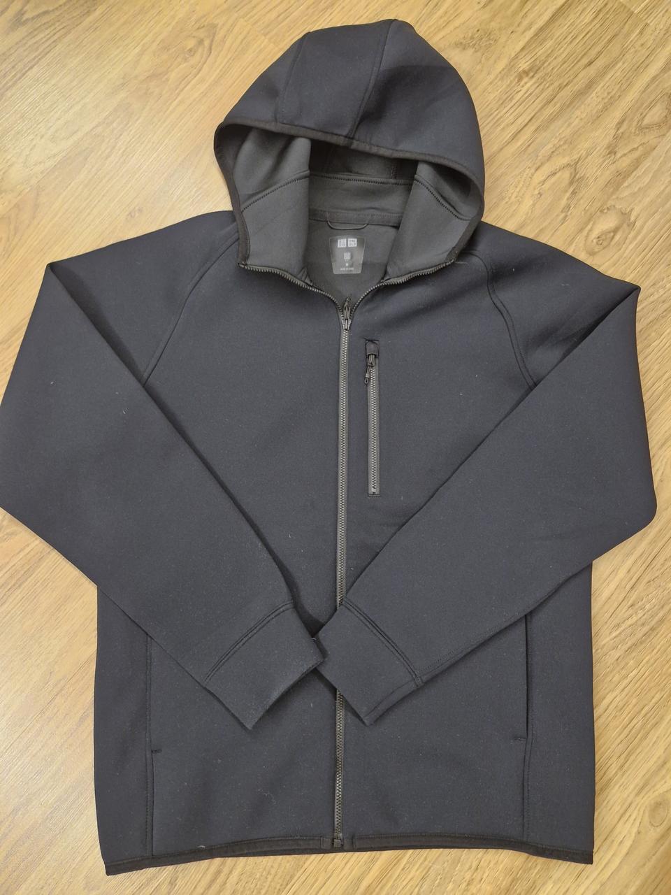 유니클로 블랙 후드 집업