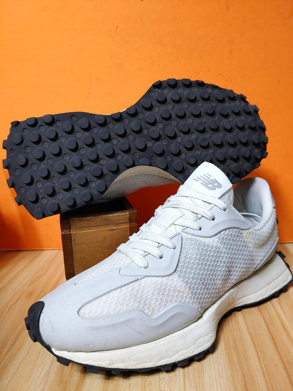 뉴발란스327(US7.5표기255)