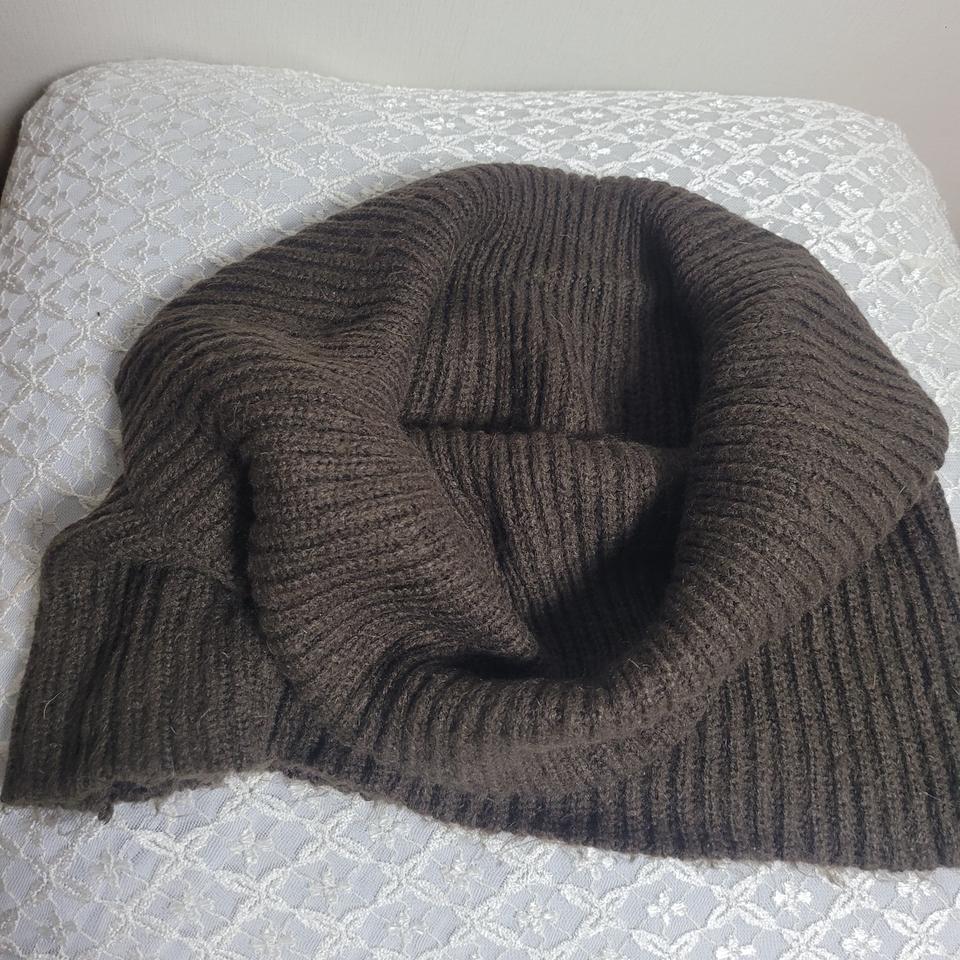 갈색 터틀넥 니트 워머 목도리