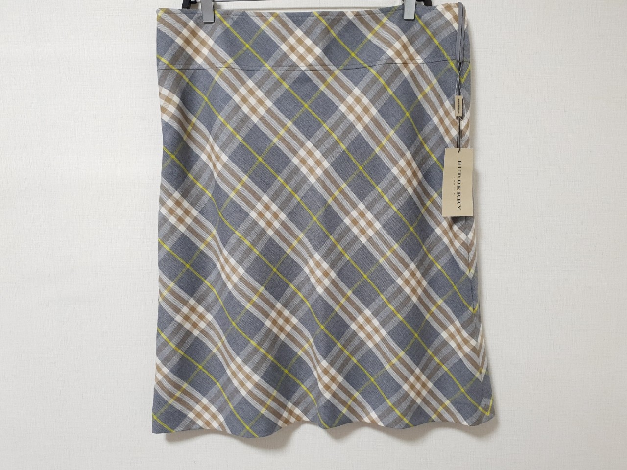매장판 버버리 모직체크 스커트 35 새상품​