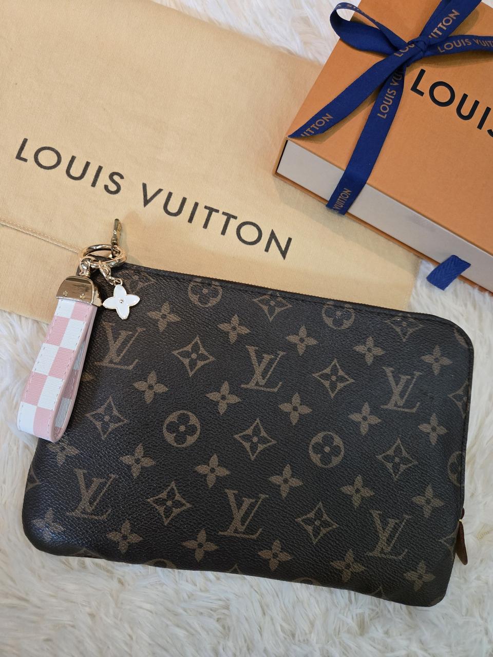 정품 > 루이비통 에튀보야쥬 클러치 > 영수증포함