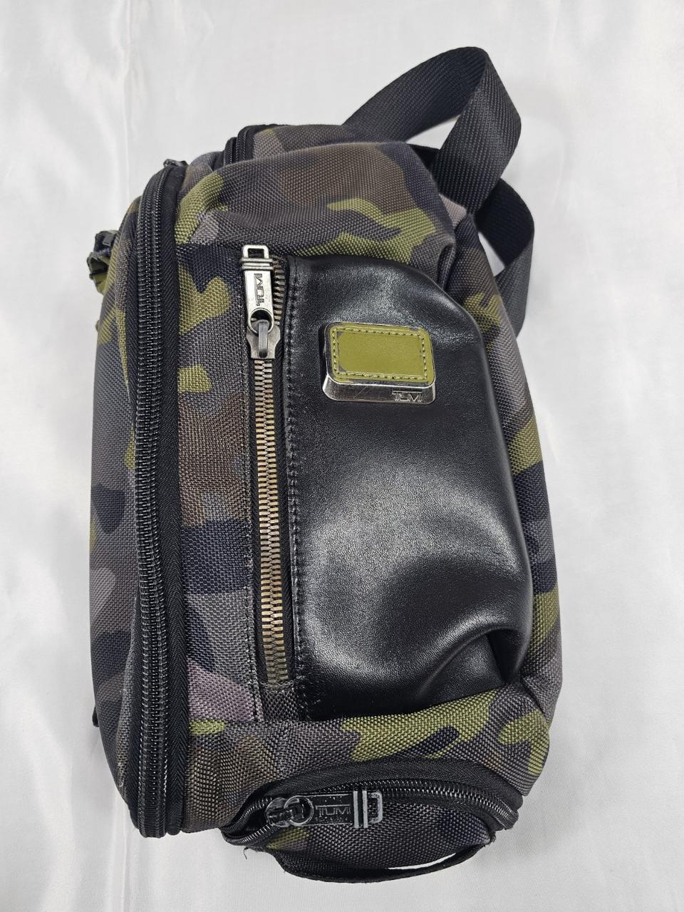 투미카모슬링백