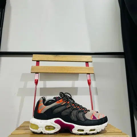 255) 나이키 운동화 남성 남자 에어맥스 플러스 블랙 오렌지 퍼플