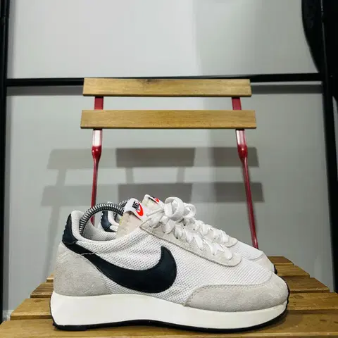 235) 나이키 운동화 여성 여자 신발 테일윈드79 흰검