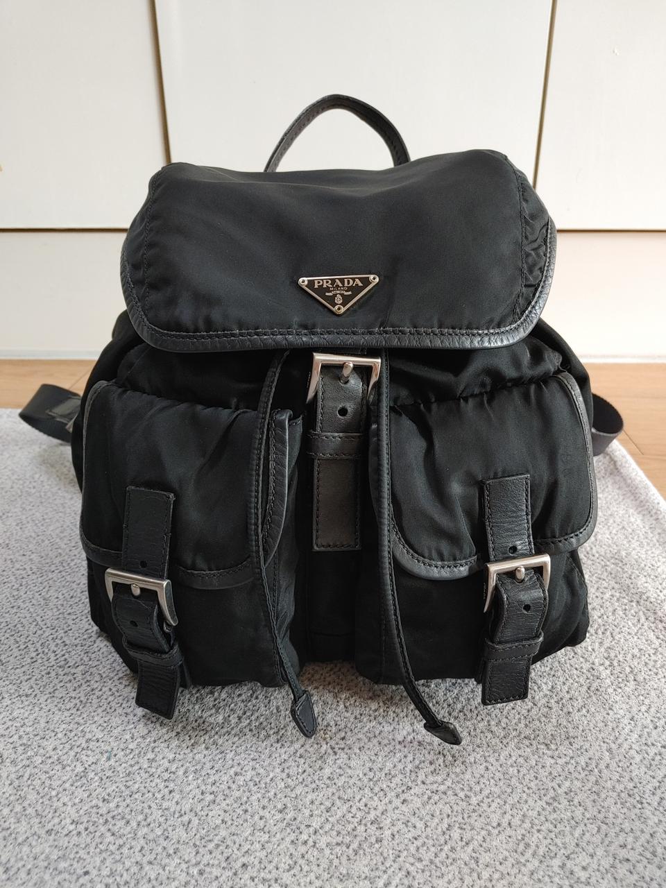 정품 프라다 테수토 나일론 투포켓 포코노 백팩