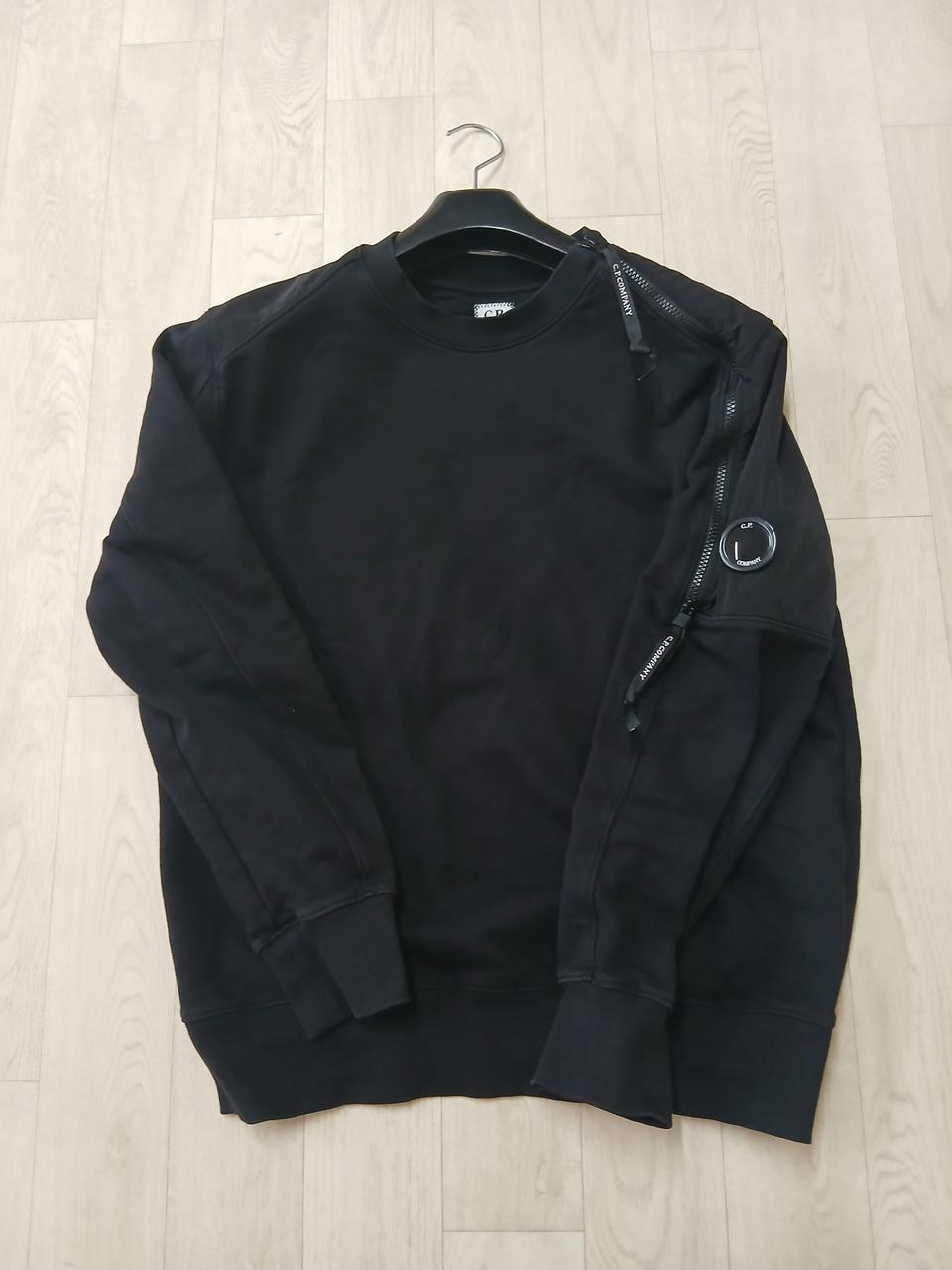 CP컴퍼니 맨투맨 사선지퍼 백화점판 한글택 정품A급 검정 XL