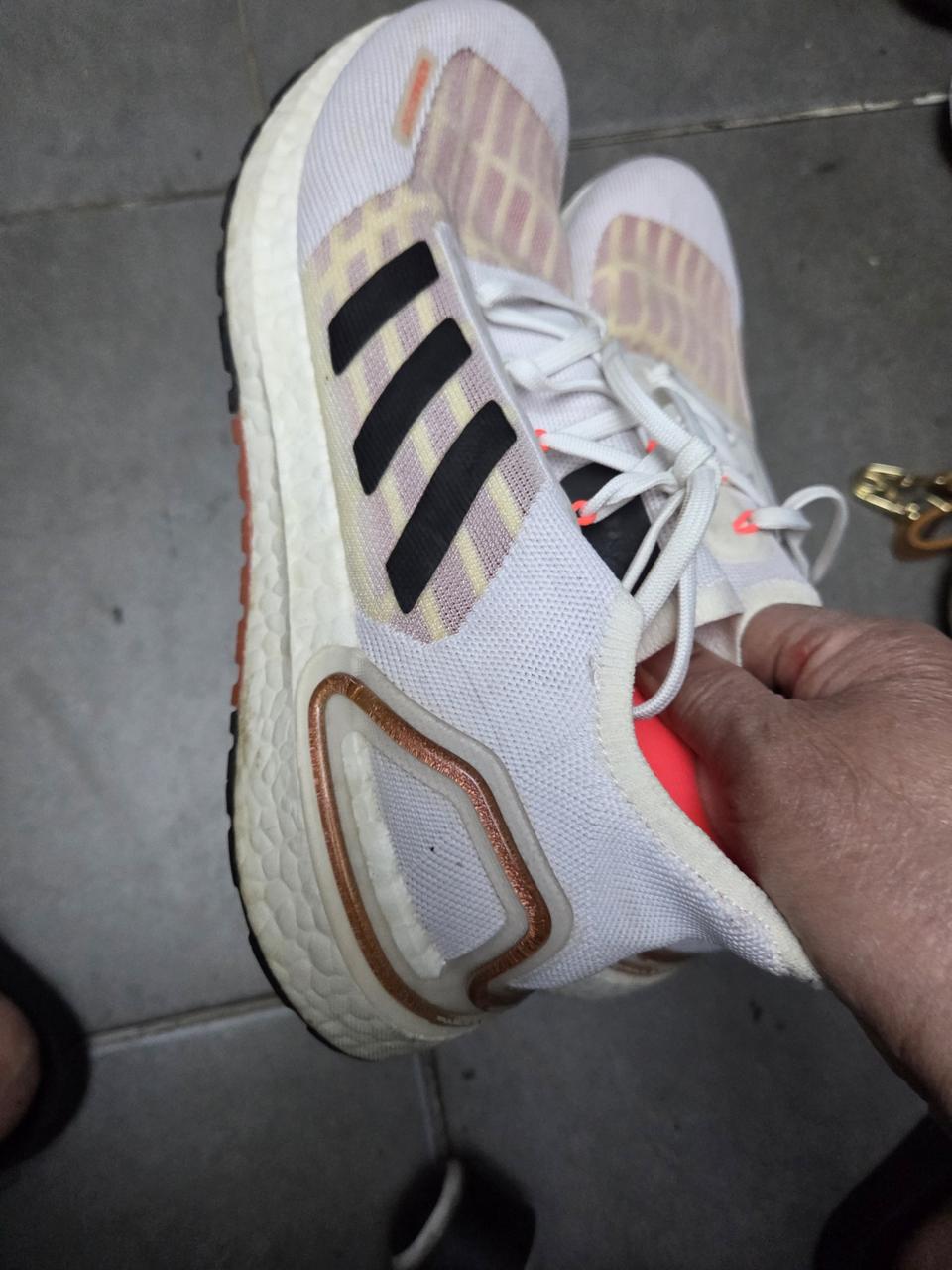 아디다스 울트라부스트 260