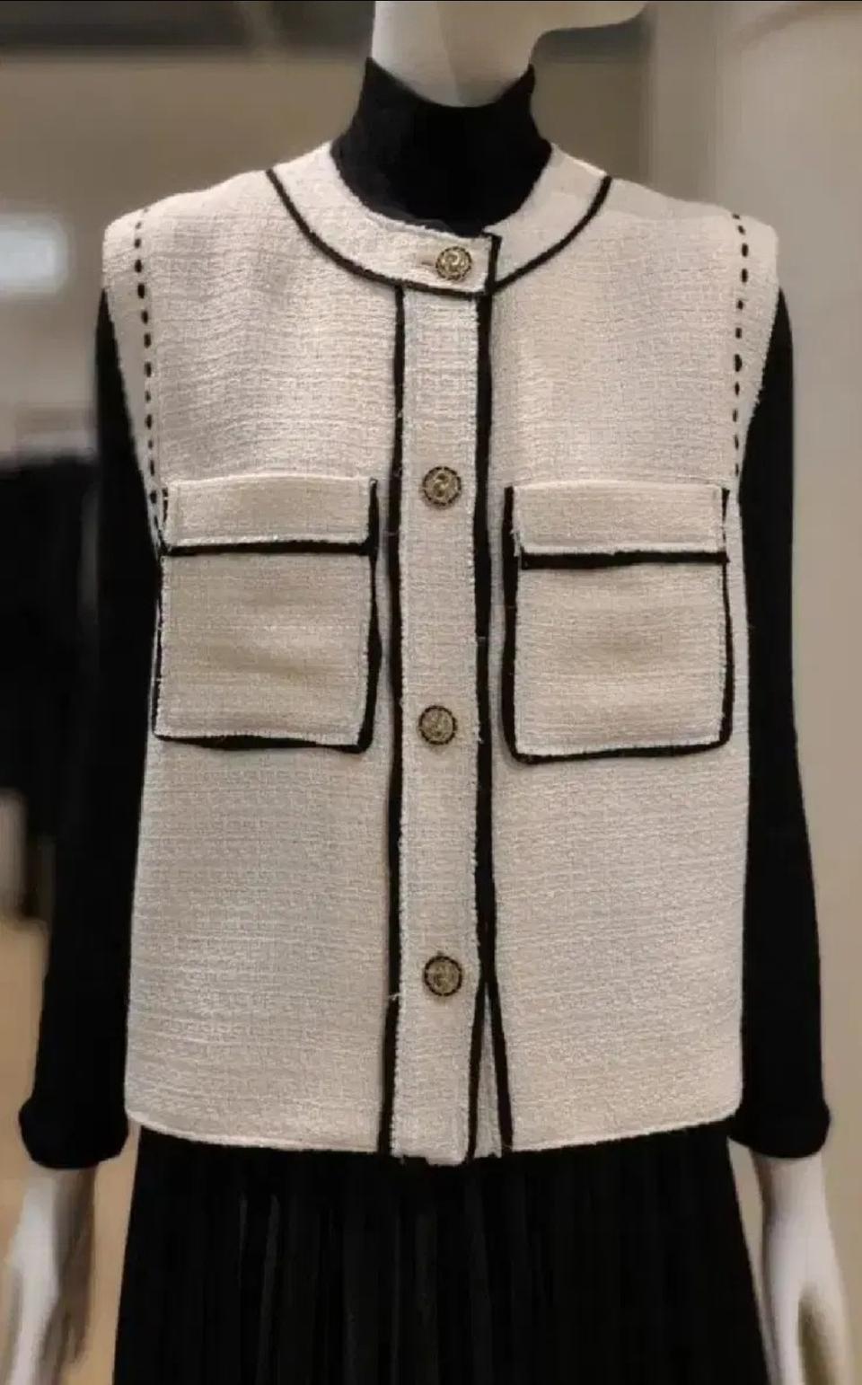 주크 라인배색 트위드 베스트 55사이즈 새제품아이보리컬러