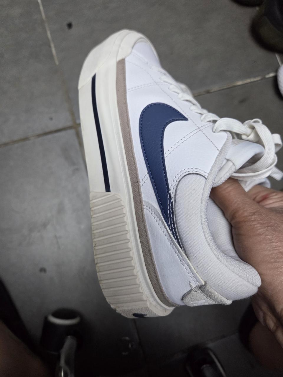 나이키 운동화 235