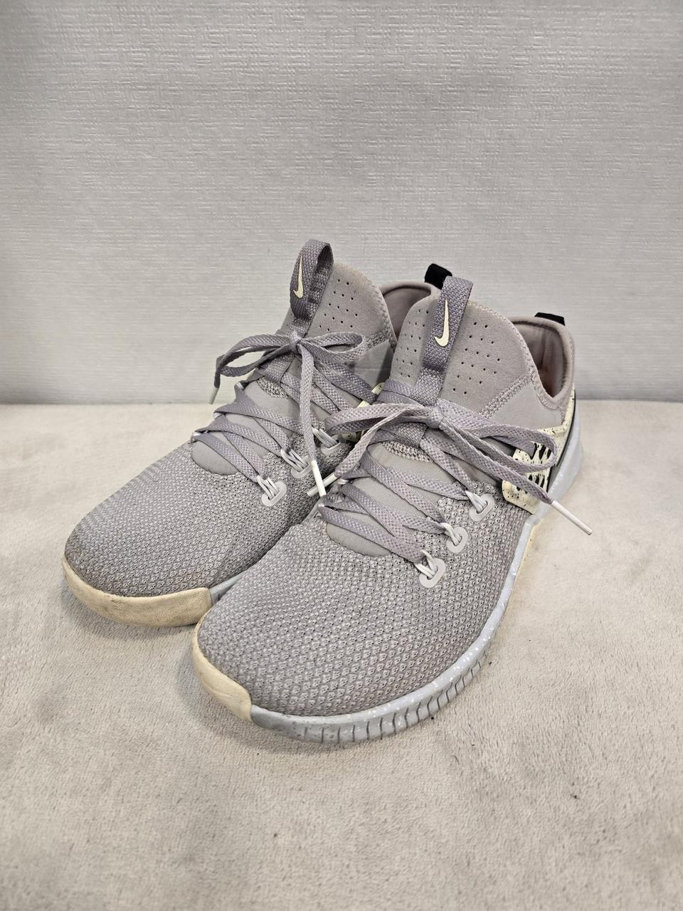 나이키 프리 TR8 트레이닝화 운동화 275mm