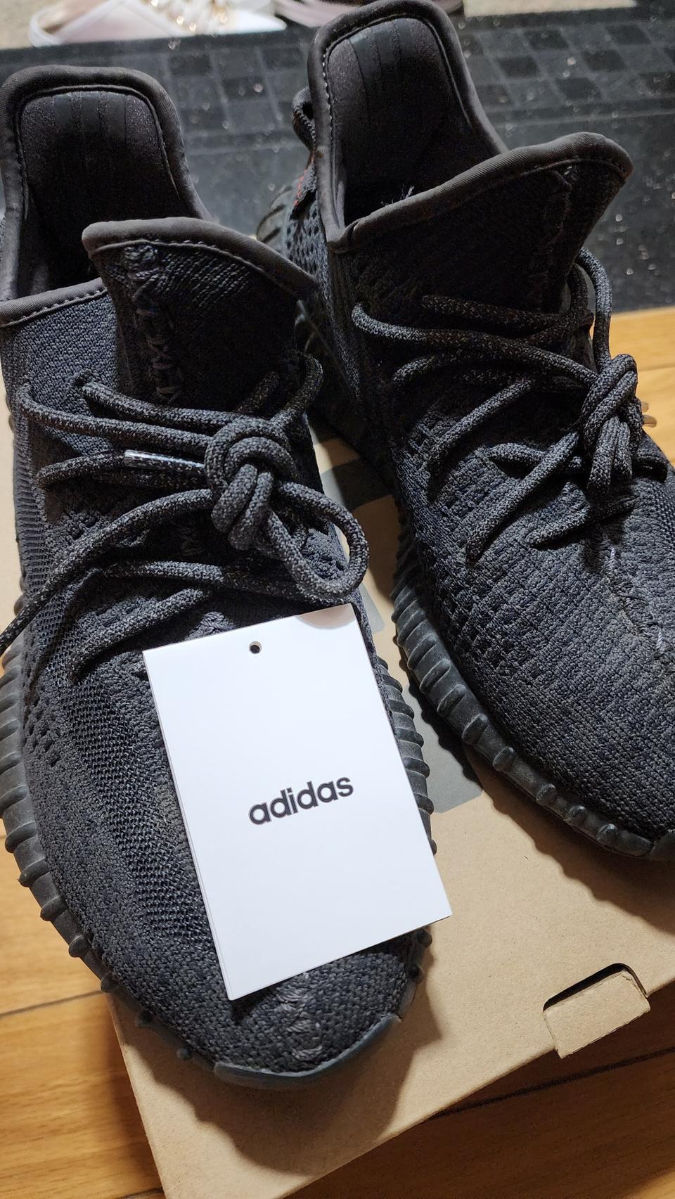 아디다스 이지부스트 350 V2 블랙 270