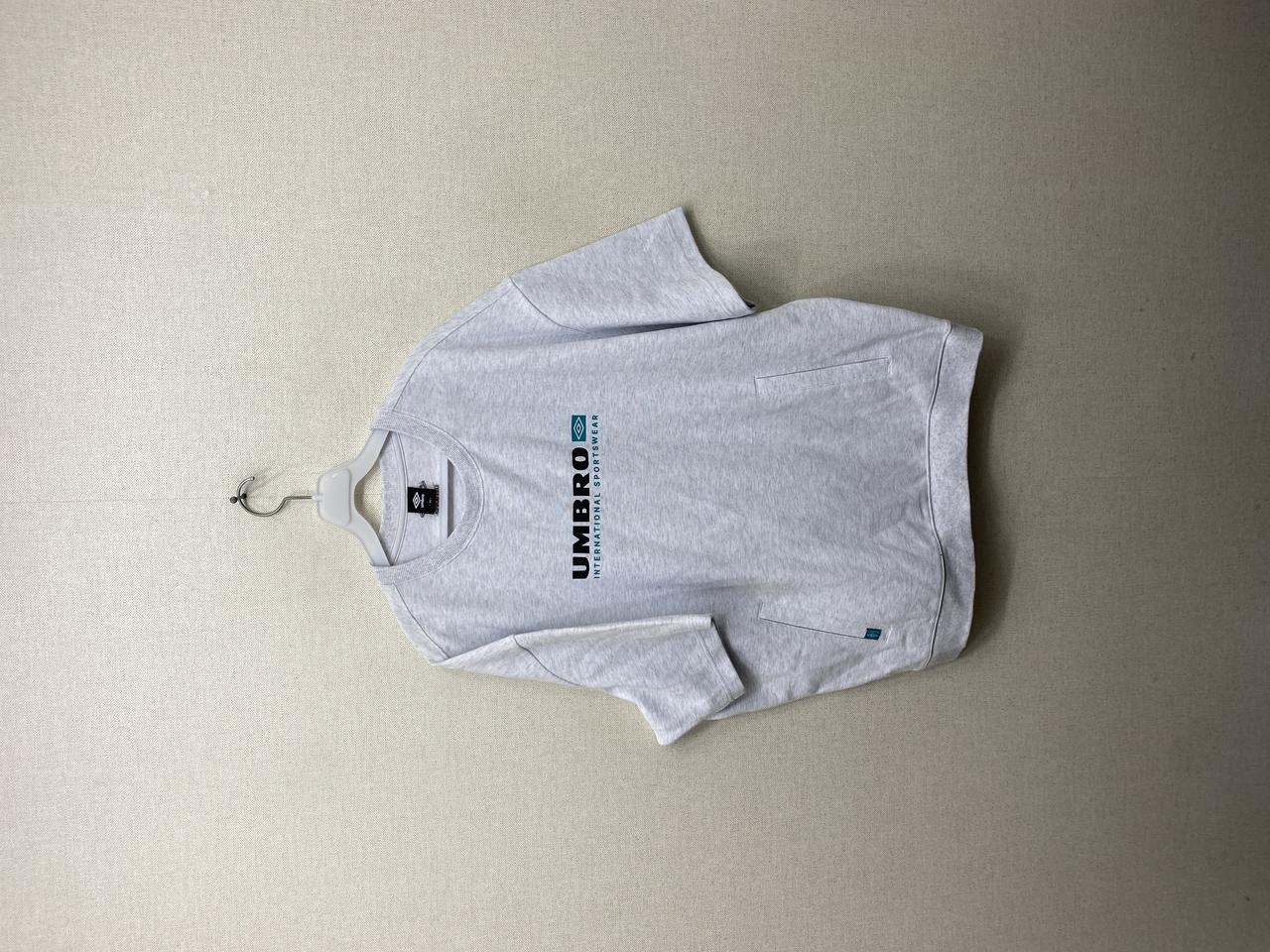 엄브로 반팔티 100