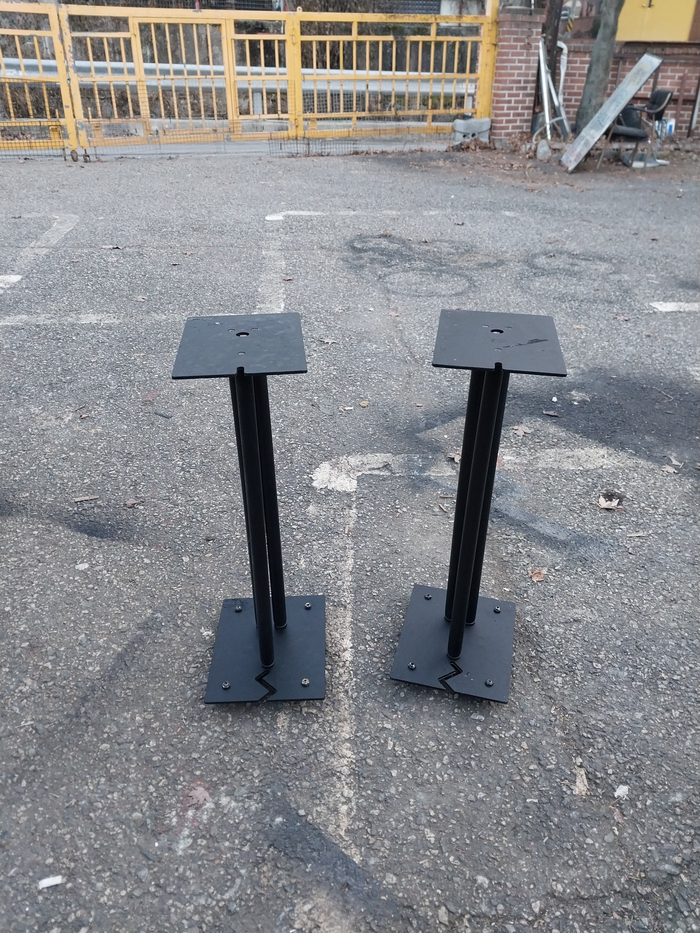 재도색한 중고 철제 스피커 스탠드/분해 발송