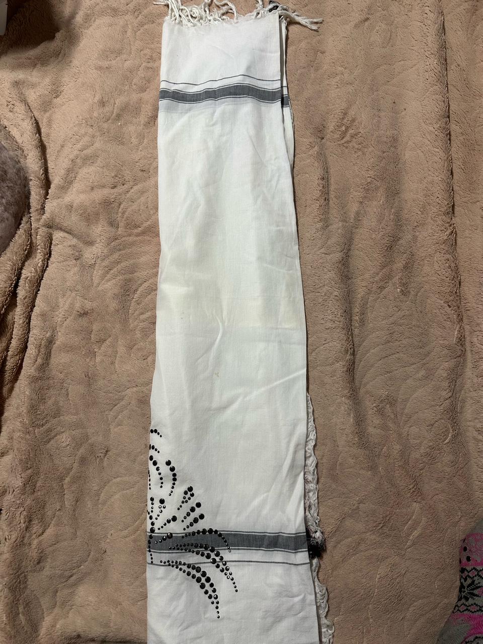 리 앤 루카 스터드 페더 실크 혼방 롱 스카프 판매합니다