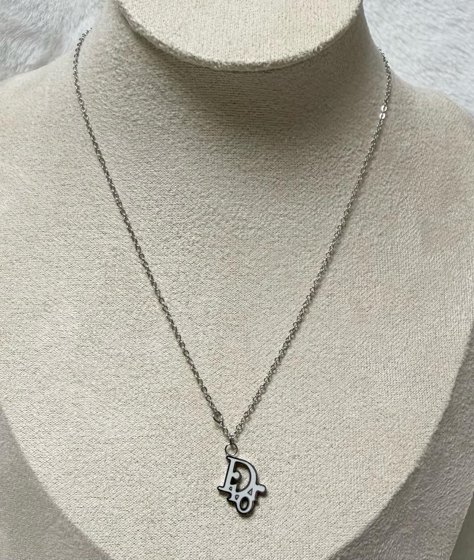 써지컬 디올 목걸이