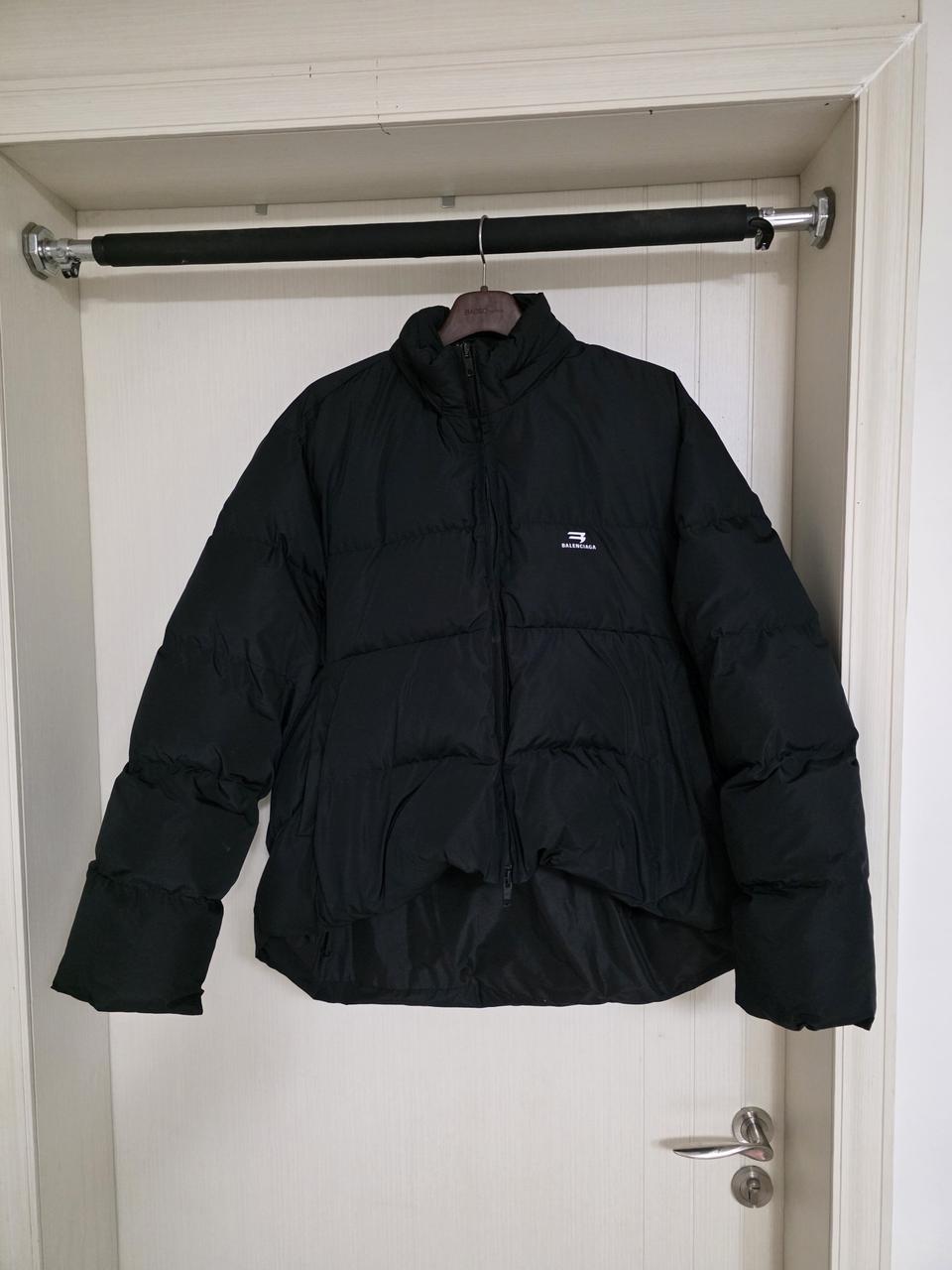 발렌시아가 c컬 패딩 46 사이즈