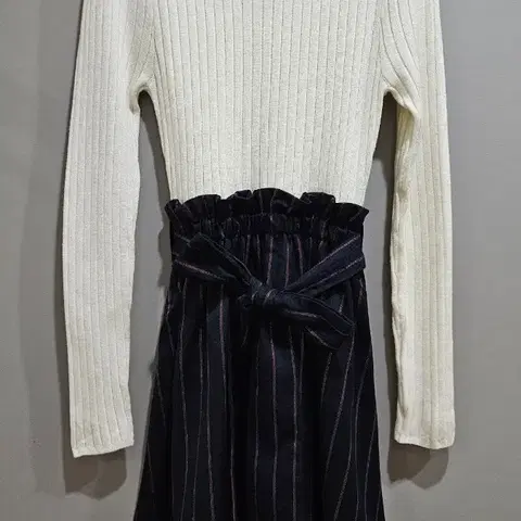 [ 1+1 ] ONE WAY ) 골지 니트 진주 장식 원피스 M