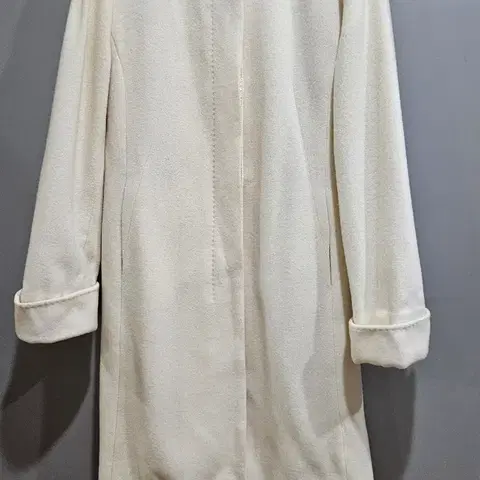 [ 1+1 ] Emilyan ) 아이보리 울 롱 코트 M