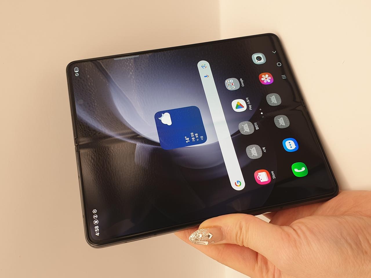 갤럭시 Z폴드5 5G 블랙 256기가 S급 판매합니다-F946N