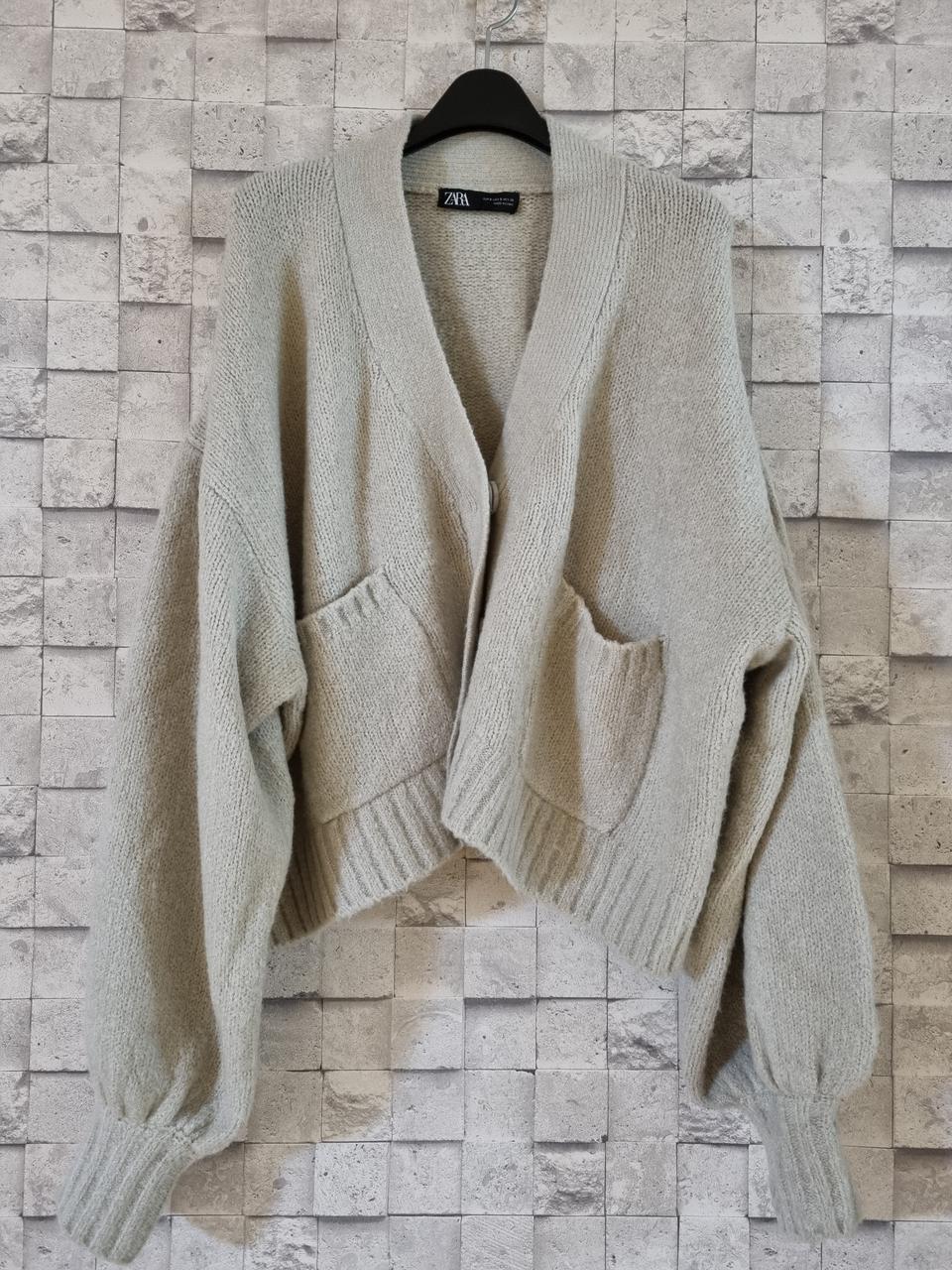 자라 zara 루즈핏 벌룬소매 크롭니트가디건