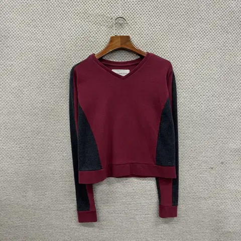 캘빈클라인 배색 크롭 스웻셔츠 맨투맨 XS M07186