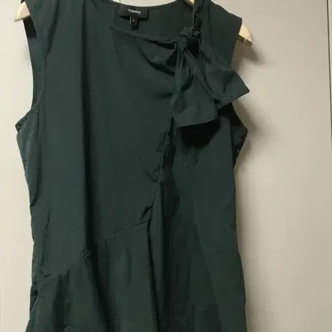 띠어리 블라우스