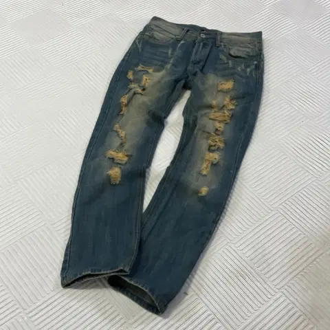 (32) 돌체앤가바나 데미지 워싱 청바지