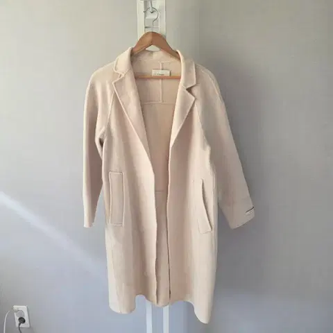 3 Rooms 핸드메이드 아이보리 코트 FREE