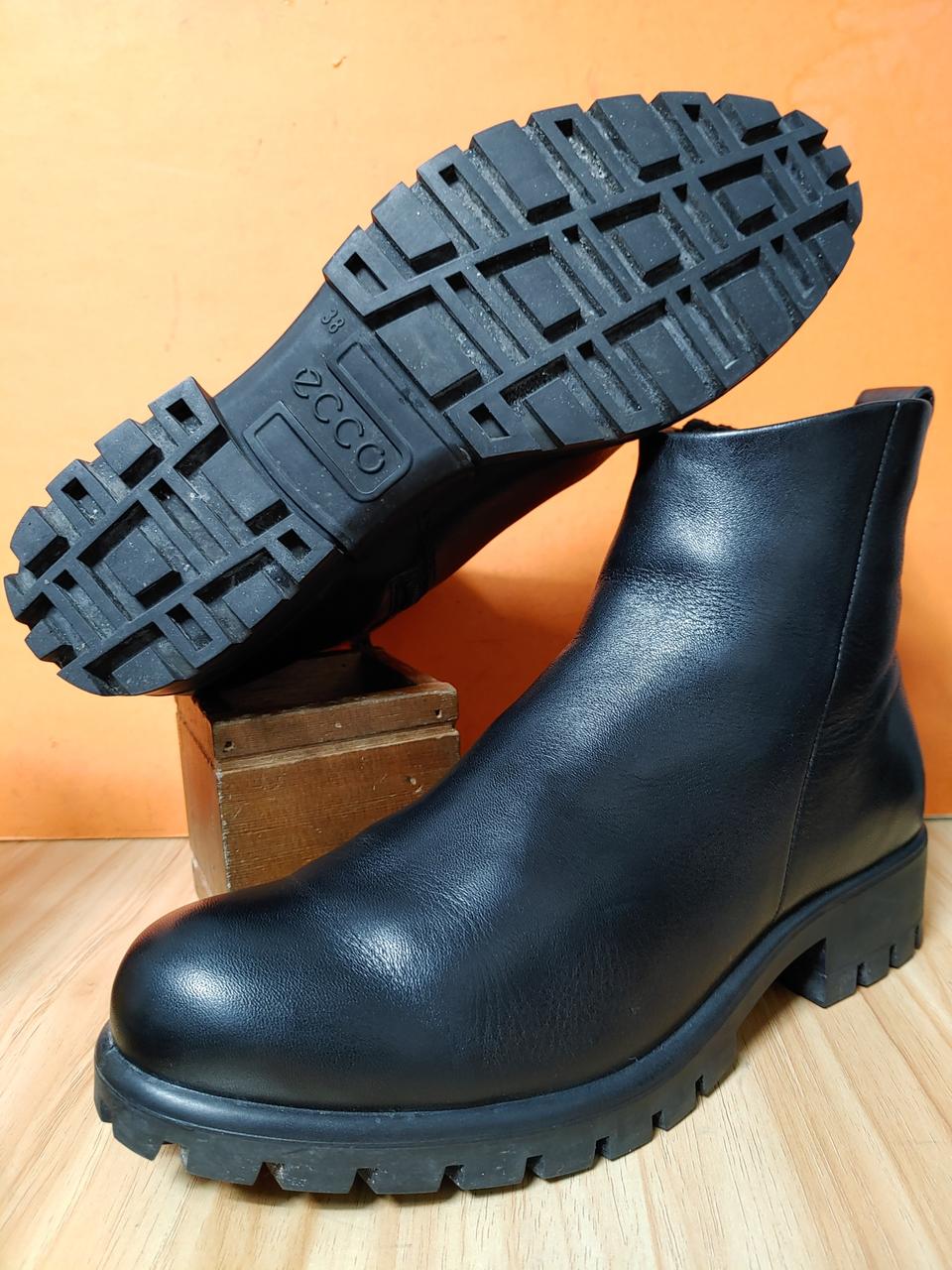 ecco에코 천연가죽  미들부츠(EU38표기240추천사이즈245)