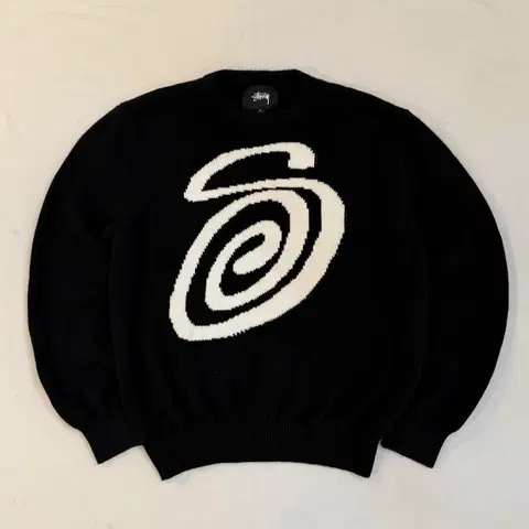 스투시 컬리 S 빅로고 울 니트 블랙