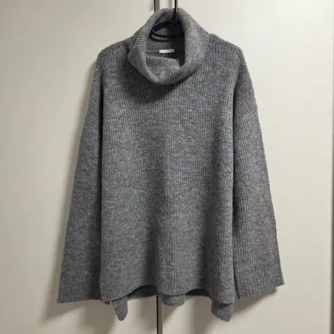 GU 그레이 터틀넥 니트 스웨터 L(100)